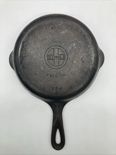 Griswold #5 Cast Iron Skillet - 724 H Small Logo - Vintage Griswold