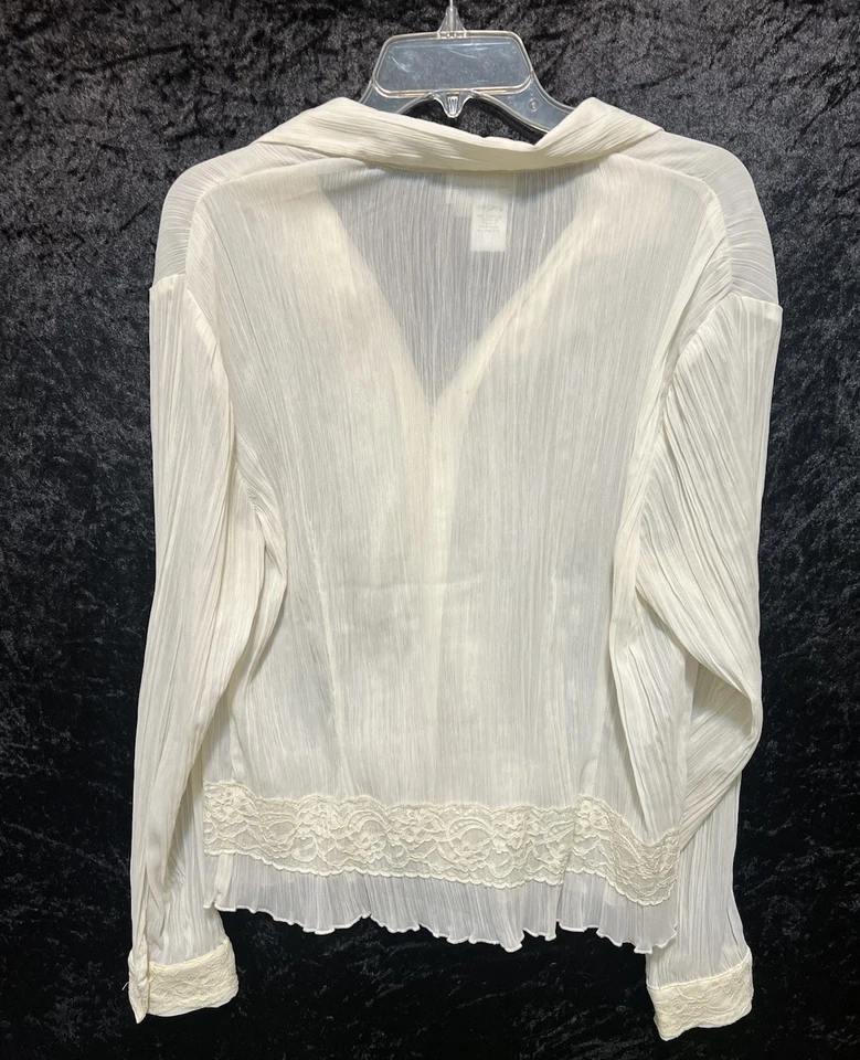 Coldwater Creek Crinkle Lace Blouse Size L Sheer Elegant Career Button NWOT - Image 3 of 4