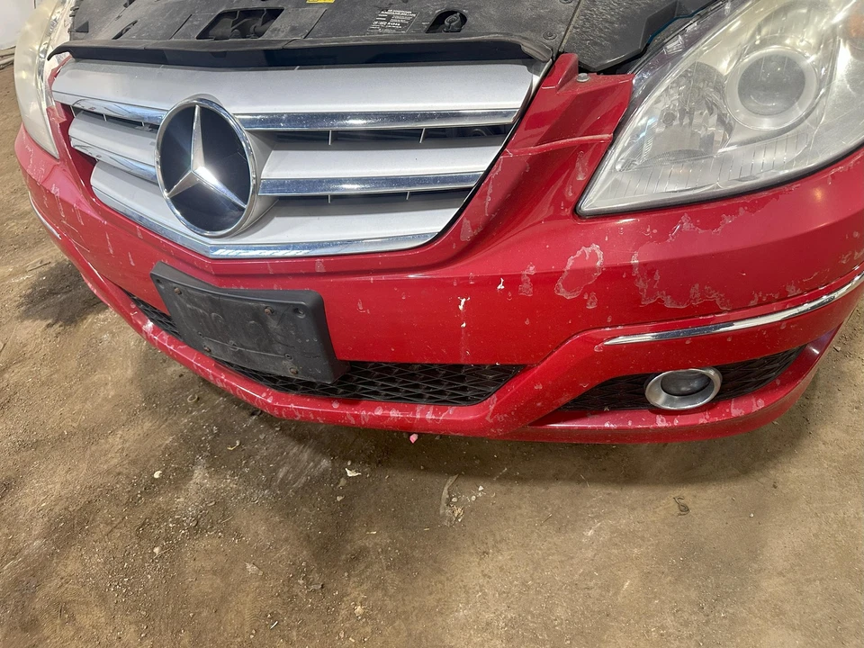 (LOCAL PICKUP ONLY) 09 10 11 MERCEDES B-CLASS Front Bumper Assy. - Image 4 of 4