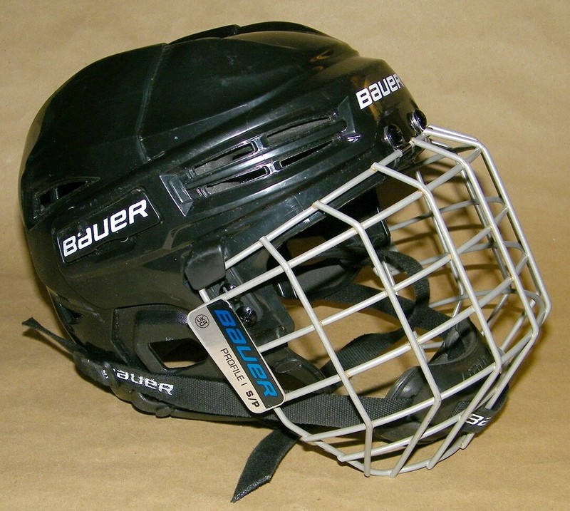 Hockey Helmet By Bauer   Model: IMS 5.0     Youth Size 6-1/2 - 7-1/8