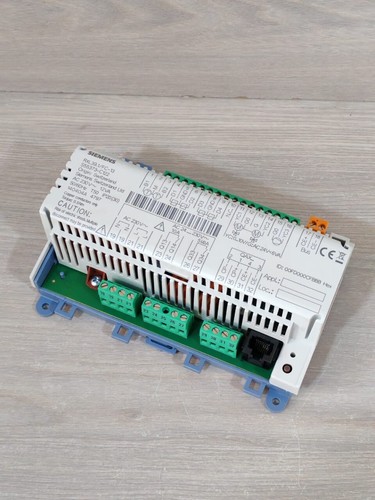 SIEMENS RXL39.1/FC-13 AC 230V-12VA PANEL CONTROLLER - NEW WITH FILTHY BOX - Picture 4 of 13