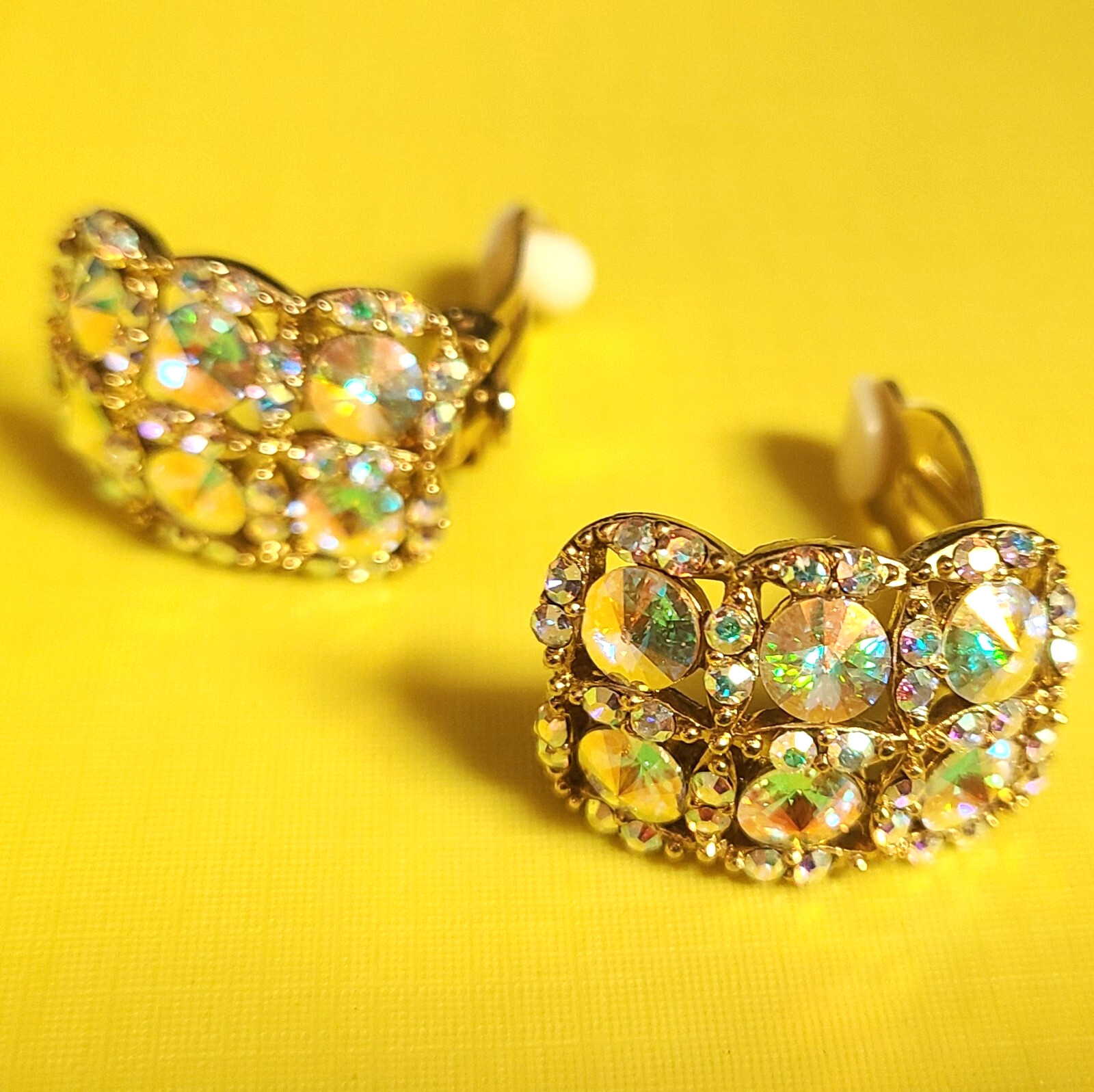 Vtg Pastel Iridescent Rectangular Rhinestone Clip… - image 1