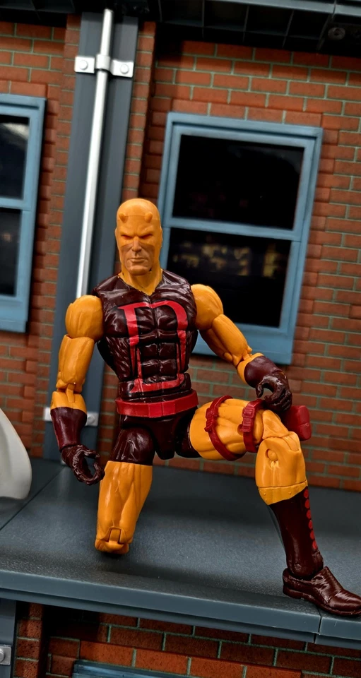 Marvel Legends Moon Knight & Daredevil Yellow And Red Suit 6" Action Figures - Image 3 of 4