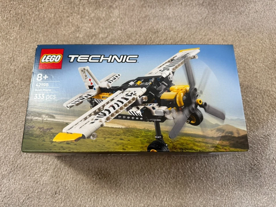 LEGO Technic 42198 Bush Plane, photo 2 of 4