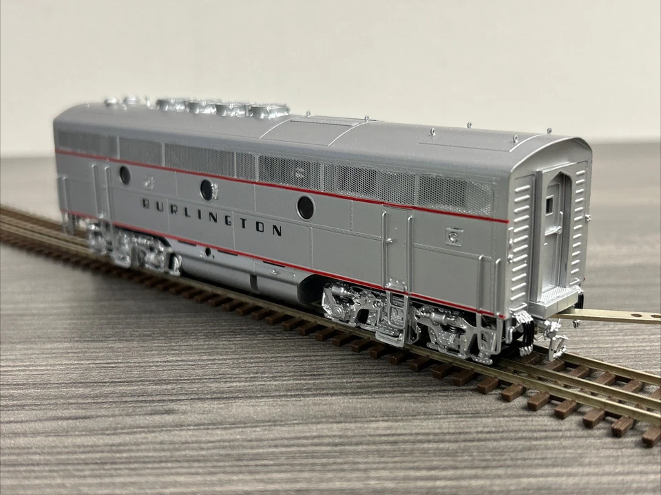 Overland Models HO Brass OMI-5466 F-3/B Ph. II Diesel Locomotive CB&Q *Used/LN! - Image 3 of 4