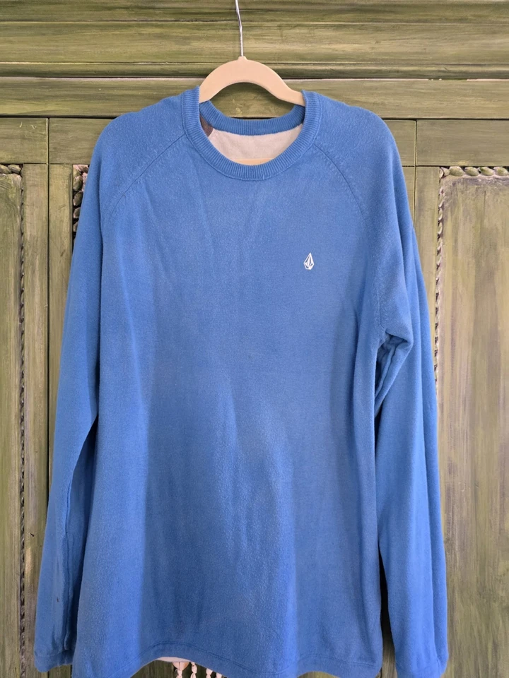 Boys Size 12/14 Volcom Blue Reversible Sweater - Image 4 of 4