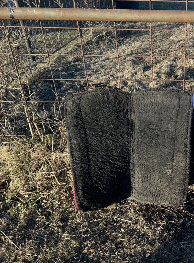 Farmchic Boutique Red Flex Wool Pad W/Black Fleece Barrel Racing Tack