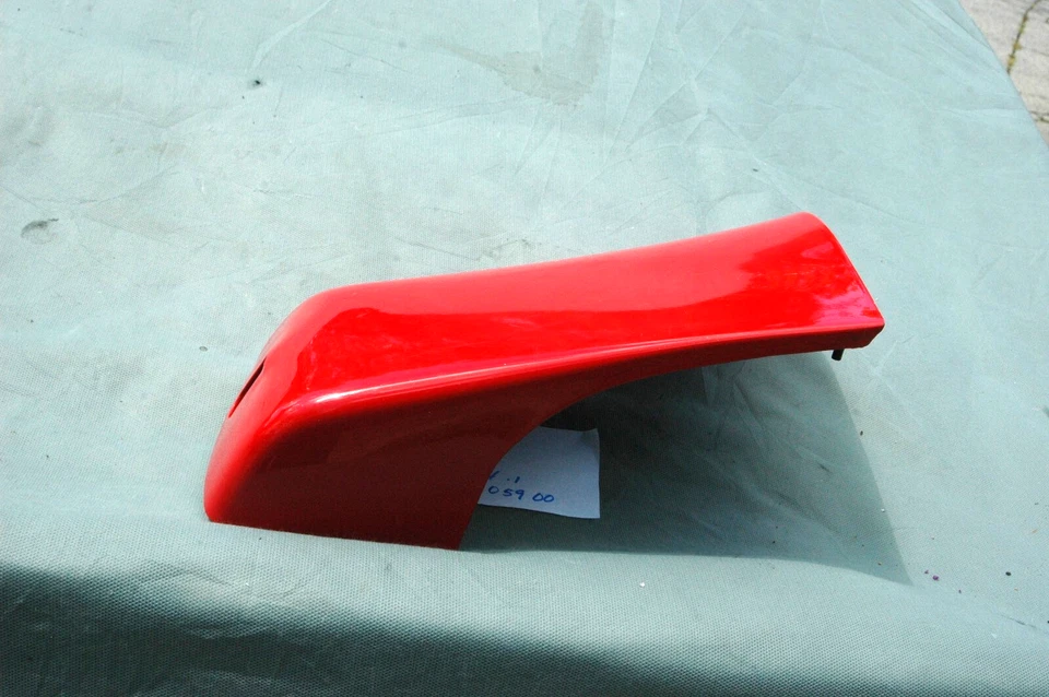 1986-1989 Porsche 944 tampa traseira do para-choque vermelho LH fabricante de equipamento original 931.505.059.00 - Imagem 4 de 4