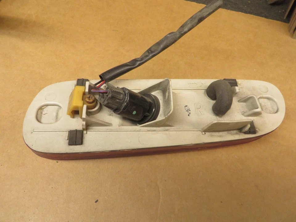 INFINITI Q45 Q 45 90 91 92 93 1990-1993 LUZ MARCADORA LATERAL TRASERA PASAJERO DIESTRO OEM Foto 3 de 3