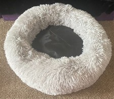 Modern Soft Plush Round Pet Bed for Cats and Small Dogs   Self-Warming Cozy Bed