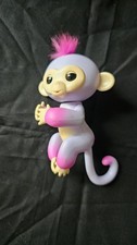 WowWee Fingerlings Purple Interactive Battery Operated Monkey Toy A1820 WORKS