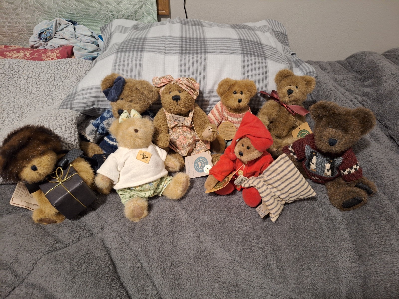 Lot Of 8 Boyds Bears