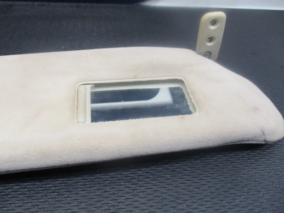 1993 Dodge Stealth - Lado do passageiro - Viseira solar + clipe (NOTA: o item é folgado) - Imagem 3 de 4