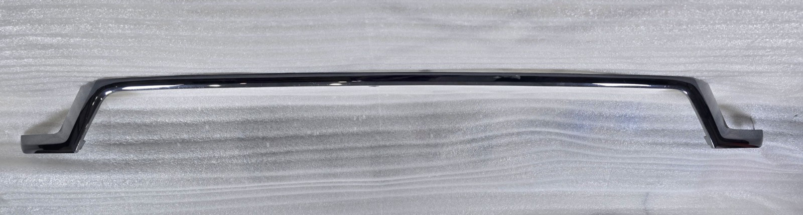GM GMC Yukon 2025-26 Front Bumper Fascia Molding Trim Vader 84977536 OEM 