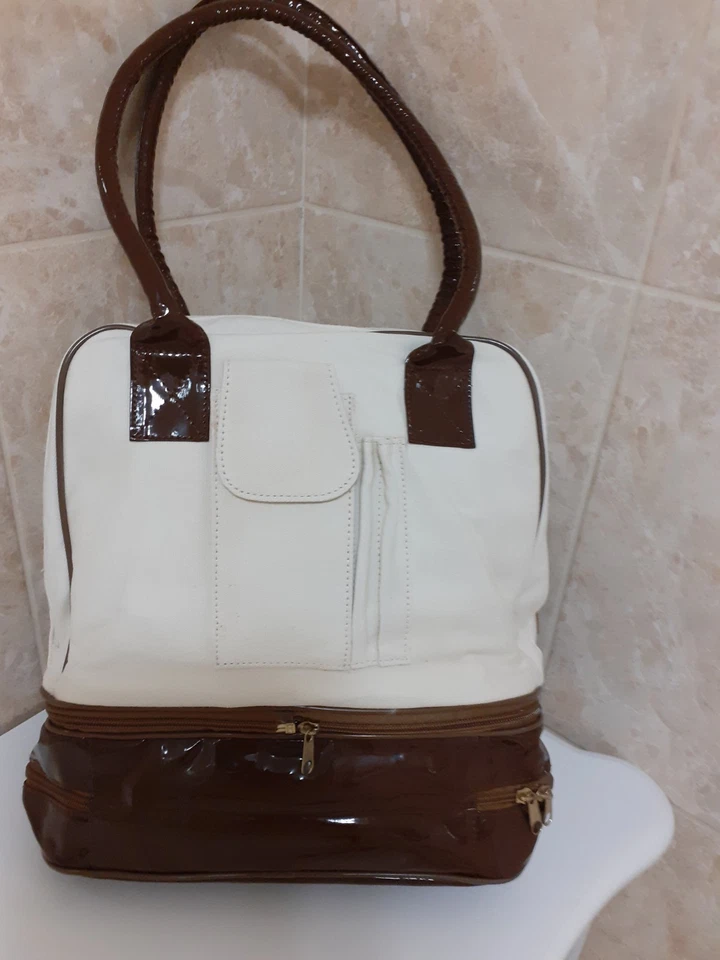 NEW MOIRA C HAND BAG SET MAIN BAG &CROSSBODY BAG. OFF WHITE COLOUR BRIWN TRIM. - Image 4 of 4