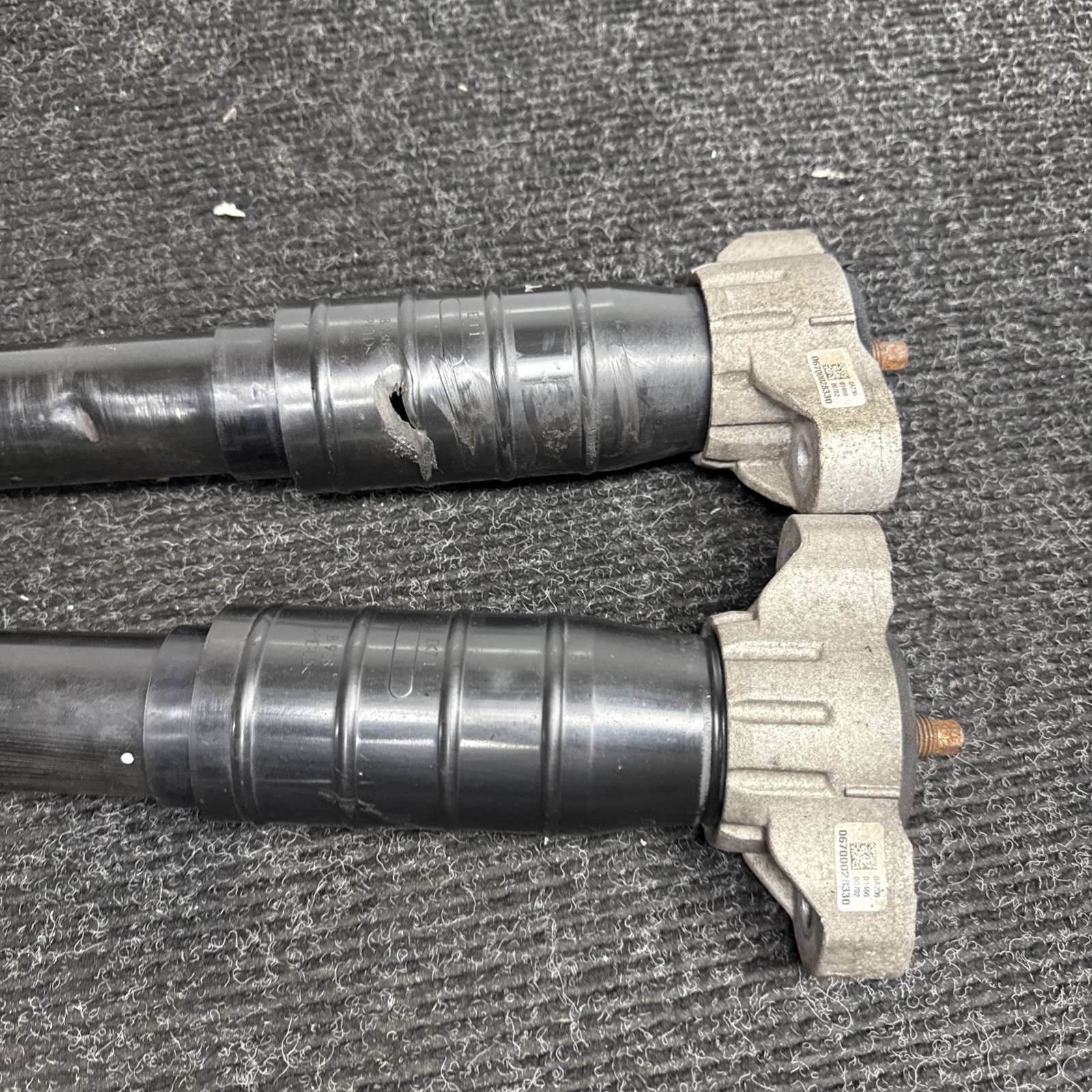 ☑️ 14-19 Maserati Ghibli OEM Left & Right Rear Strut Shock Absorber 0670088990