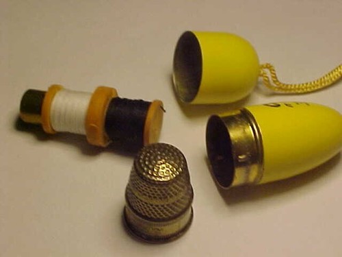 RARE 24) Vintage Calvert Whiskey Emergency Sewing Kits With Needle GERMANY - Picture 4 of 5
