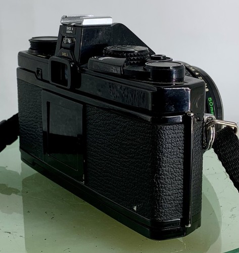 Olympus OM-2n Black - 35mm SLR Film Camera + 50mm f/1.8 Lens+BOX+CASE-Tested✅ 22 - Picture 4 of 10