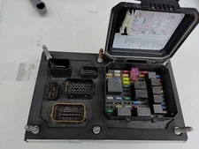 PACCAR PETERBILT 579 NEXT GEN 2024 Fuse Box Assembly P/N P27-1287-0101 USED