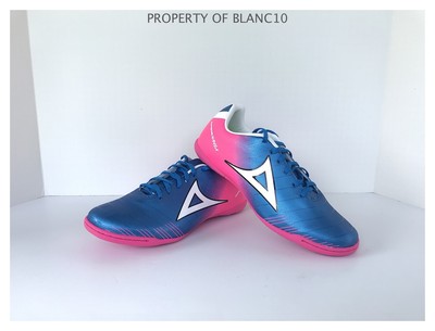 kids indoor football boots