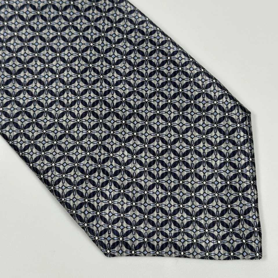 Corbata geométrica Robert Talbott siete pliegues para hombre plateada azul marino seda limitada/40 Foto 3 de 4