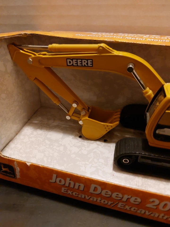 Excavadora John Deere 200LC escala 1/50 ERTL 2000 modelo fundido a presión #5260 de 2001 Foto 3 de 4