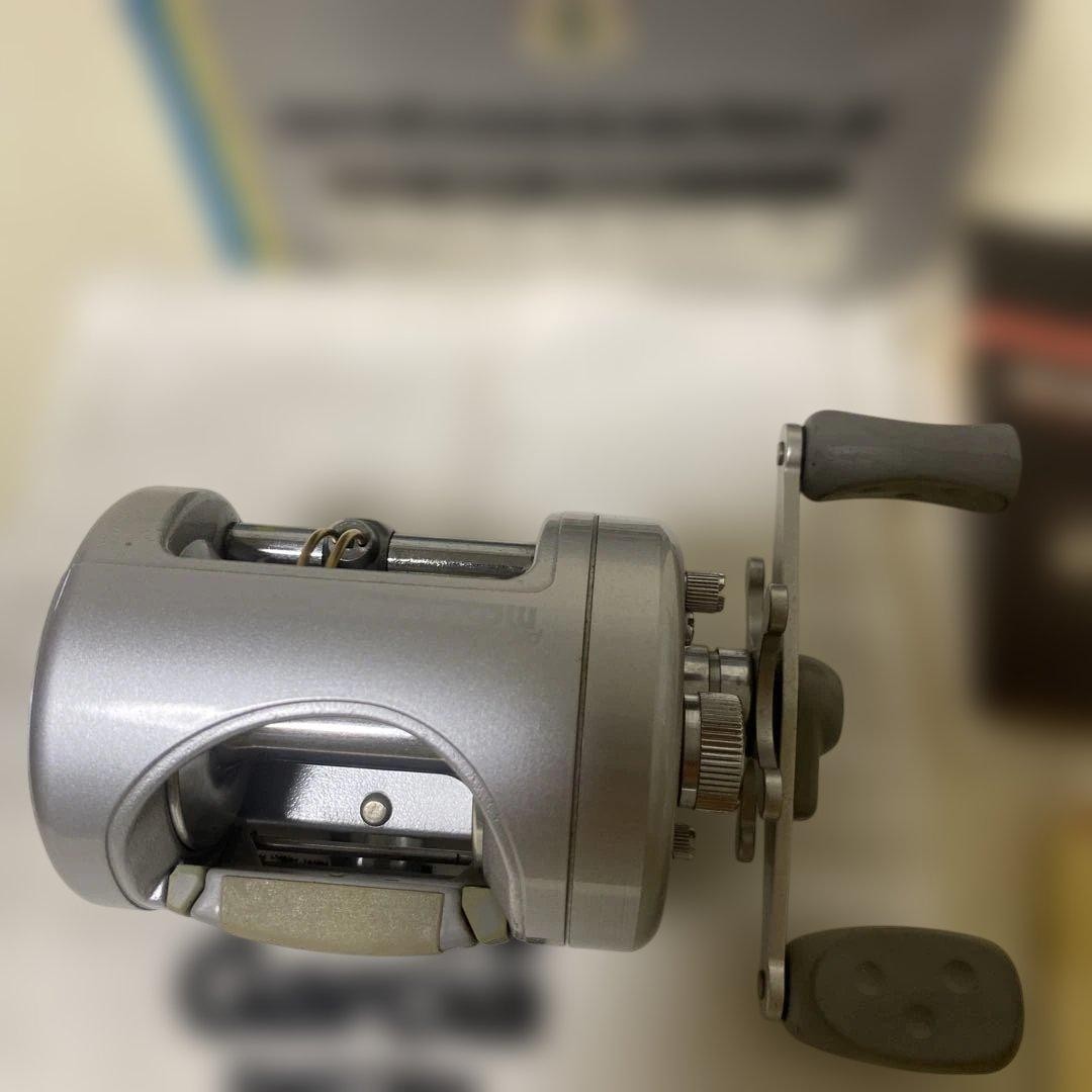 Abu Garcia Ambassadeur Pro Max 6600 Silver Baitcast Reel 8 Ball