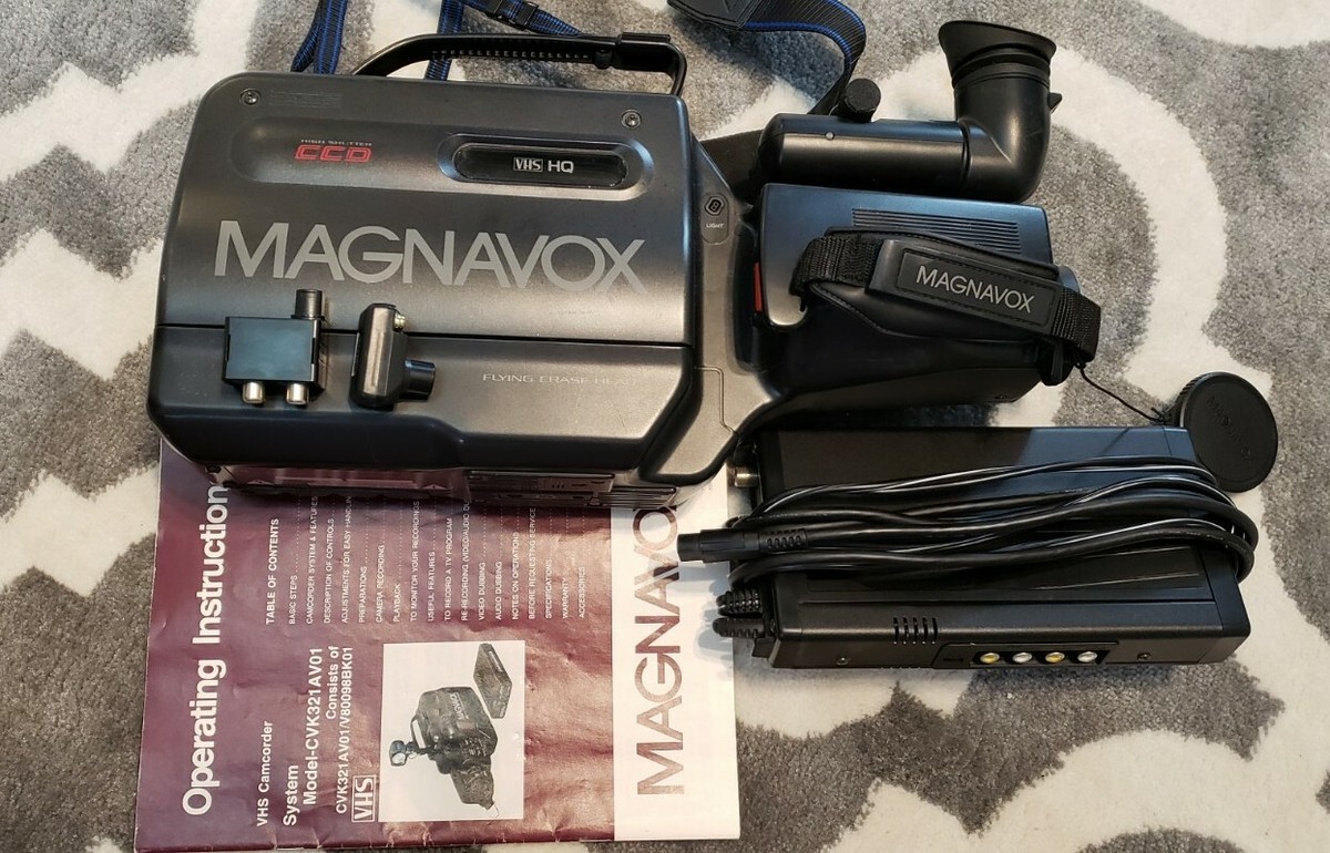 Magnavox CCD Camcorder CVK321AV02 w/ Philips V80098BK01 vtg 1989