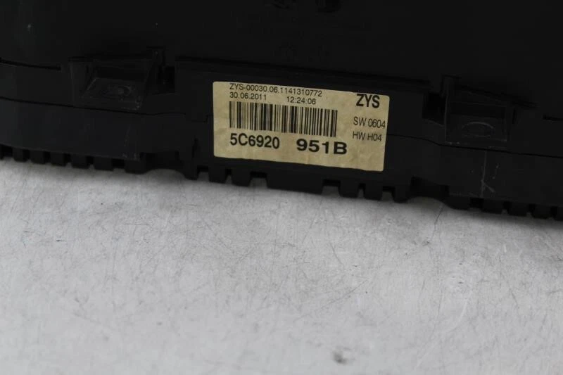 Grupo de velocímetros 74 k millas MPH para Volkswagen Jetta 2011-2012 OEM #28185 Foto 3 de 4