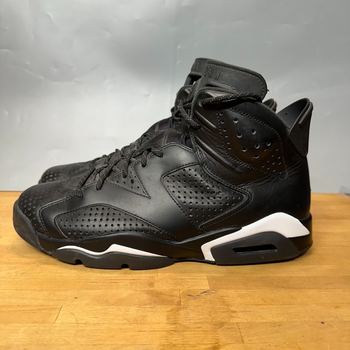 Nike Air Jordan 6 Retro Black Cat 2016 384664-020 Size 10 