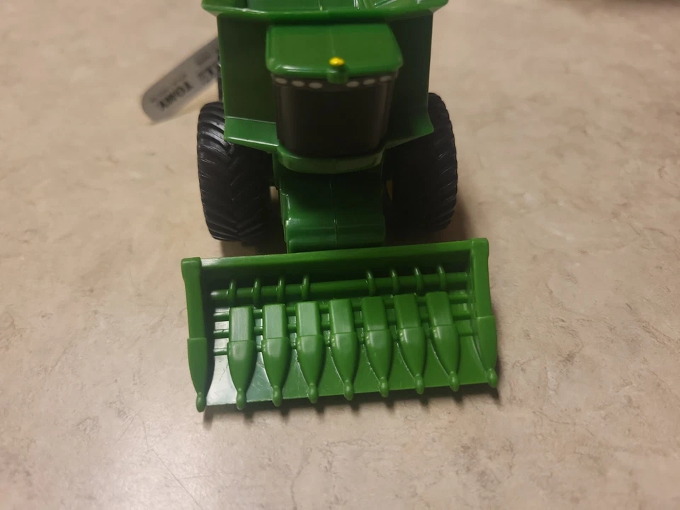 Tomy Collect-N-Play 1:64 Scale John Deere Mini Combine w/Grain Head - Image 4 of 4