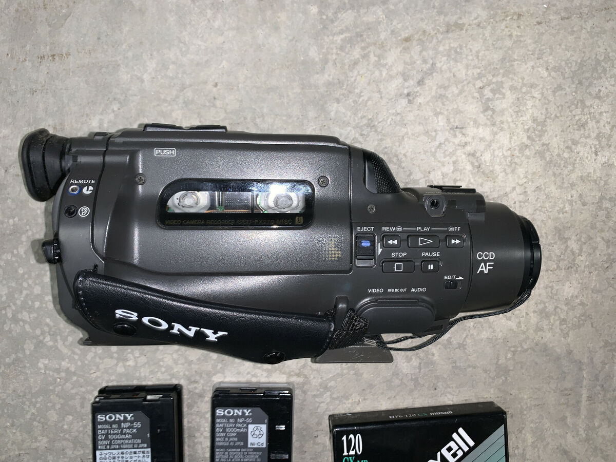 Sony Video Camera Recorder CCD-Fx270 Bundle - For Parts or Sony Video Camera Recorder CCD-Fx270 Bundle - For Parts or