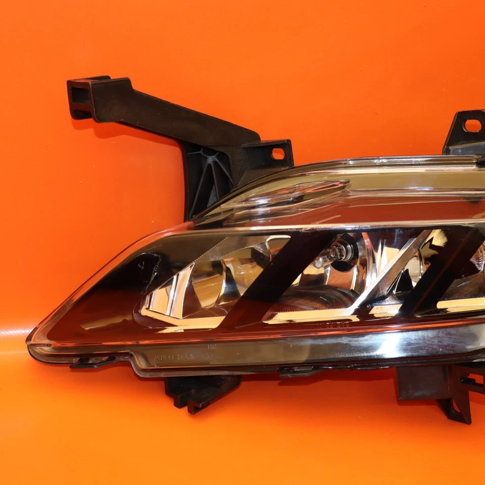 Farol de neblina Nissan Maxima passageiro direito 2016 2017 2018 196157009 aftermarket - Imagem 2 de 4