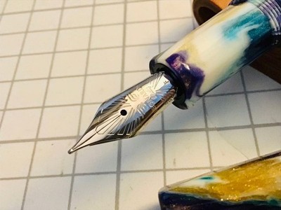 Leonardo Essenza Poliedrica Nebulosa Laguna Fountain Pen F