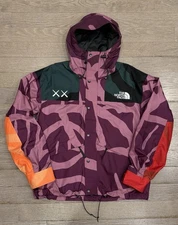 KAWS X The North Face Retro 1986 Mountain Jacket purple Sz M RARE Medium Red