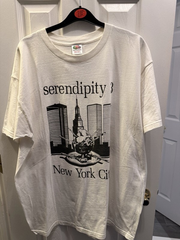 Vintage 90’s Serendipity 3 Dessert New York City Size XL White T-Shirt, NWOT