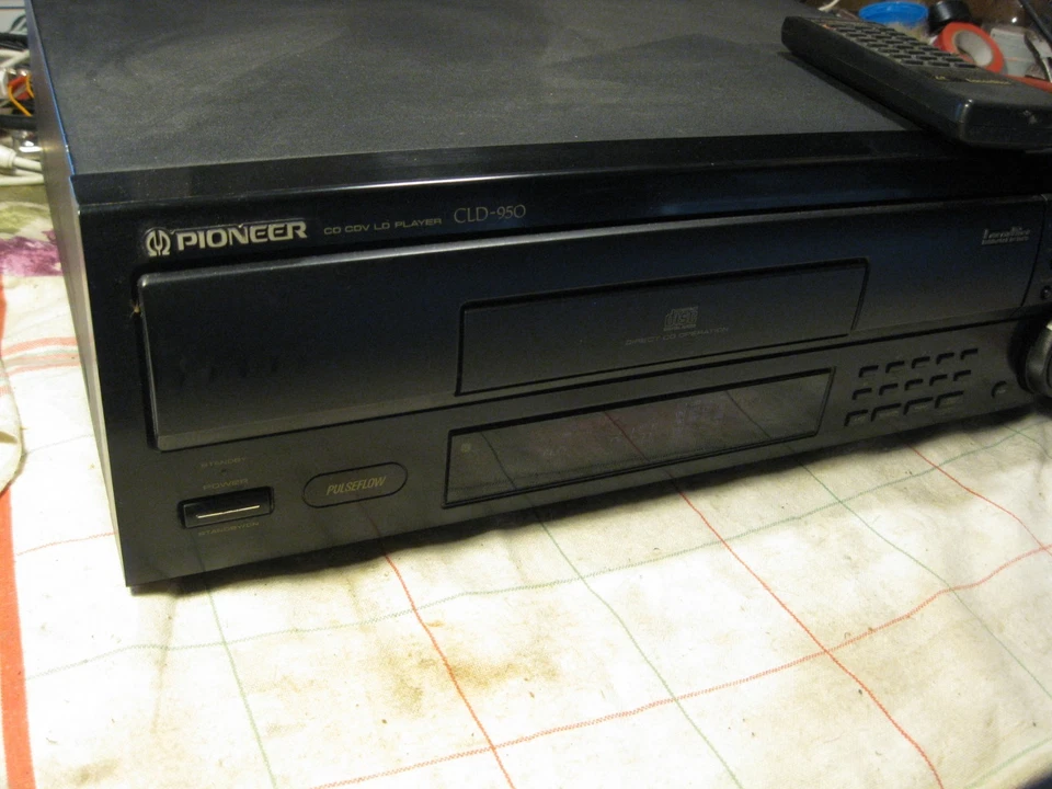 Lecteur laserdisc Pioneer CLD 950 - Photo 4/4