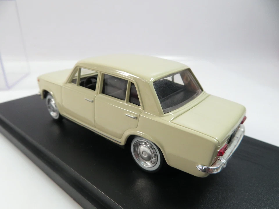 1:43 Norev Fiat 124 Special creme Rare #A3018 - Bild 4 von 4