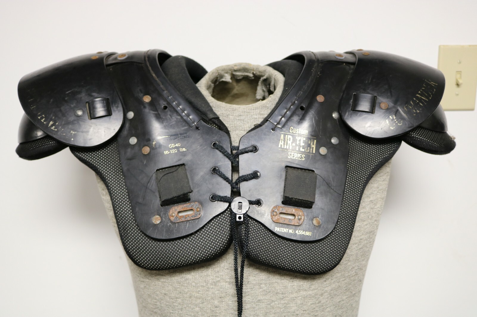 Gear 2000 Youth football shoulder Custom air-tech CS