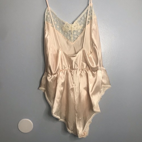 Vintage Escapades Glossy Liquid Satin Lace Flutter Teddy Lingerie Bridal SZ M 8 - Picture 7 of 8