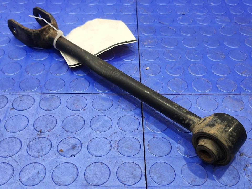 Brazo de control transversal inferior trasero izquierdo o derecho Nissan 370Z 09-20 OEM Foto 3 de 4