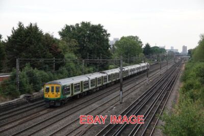 FOTO KLASSE 319 319433 + 319219 PÄSSE NORTHWICK PARK FUNKTIONSFÄHIG 2K29 1723 LONDON