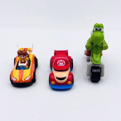 Lot Of 3 Hot Wheels Mario Kart  Princess , Yoshi, Diecast Toy Car E2-606