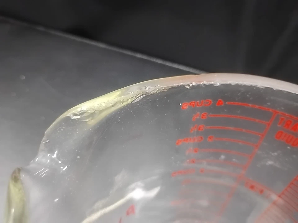 Vintage Pyrex #532 D Handle 4-Cup 1-Quart Red Lettering Glass Measuring Cup USA - Image 3 of 4