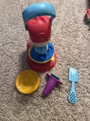 Play-Doh Modeling Clay Tool Set Ice Cream Press/Extruder w/ Molds Plate Shovel
