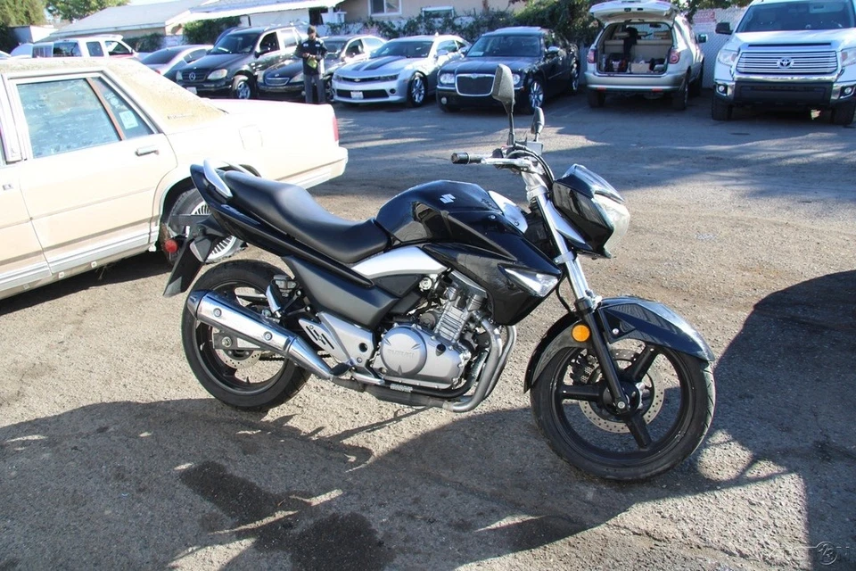 Suzuki GW 250 2013 Foto 2 de 4