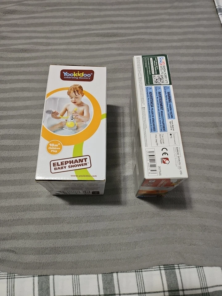 Yookidoo Elefante Baby Shower Baño Juguete Gris/Amarillo y Pokémon Modelo Kit Caja Nueva Foto 2 de 4