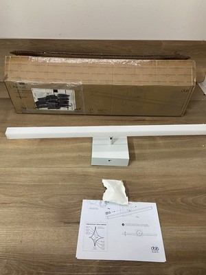 DALS Lighting VLG24-CC-WH Portrait 25''W Bath Bar - White