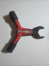 Powerdyne - Y3 Skate Tool - 12 Socket 916 Socket And 1516 Open Wrench Powerdyne - Y3 Skate Tool - 12 Socket 916 Socket And 1516 Open Wrench