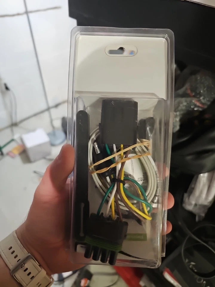 Cableado 4 planos CURT 55315 para Select GMC C1500, C2500, C3500, K1500, K2500, K3500 Foto 2 de 2